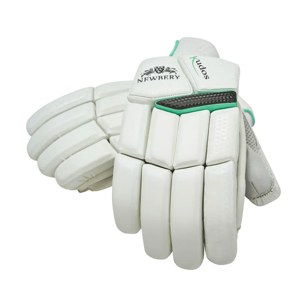 KUDOS GLOVE FRONT DETAIL.webp
