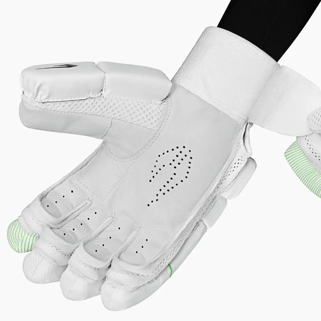 DSC-SPLIIT-5000-[BATTING-GLOVES-]-UK-Web-Images-4.webp