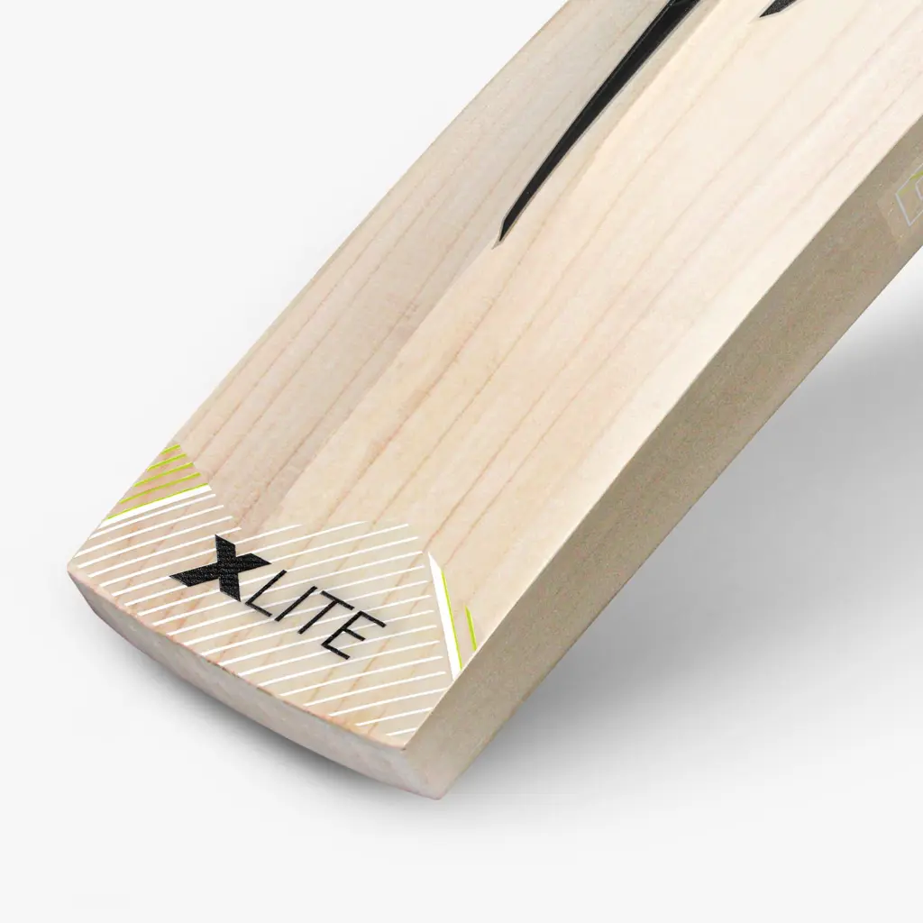 DSC-X-lite-4.0-UK-RANGE-CRICKET-BAT-5.webp