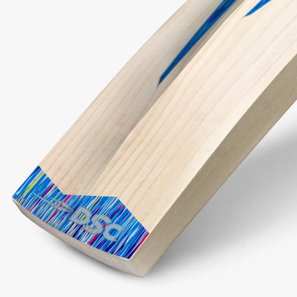 DSC-BLU-UK-RANGE-ENGLISH-Willow-Cricket-Bat-uper-toe.webp